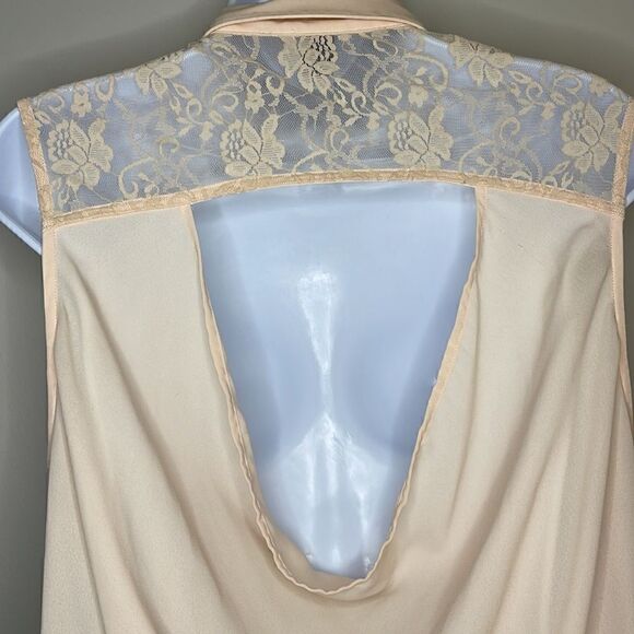Foreverâ21âCream LaceâButtonâDownâBlouse - Picture 8 of 10